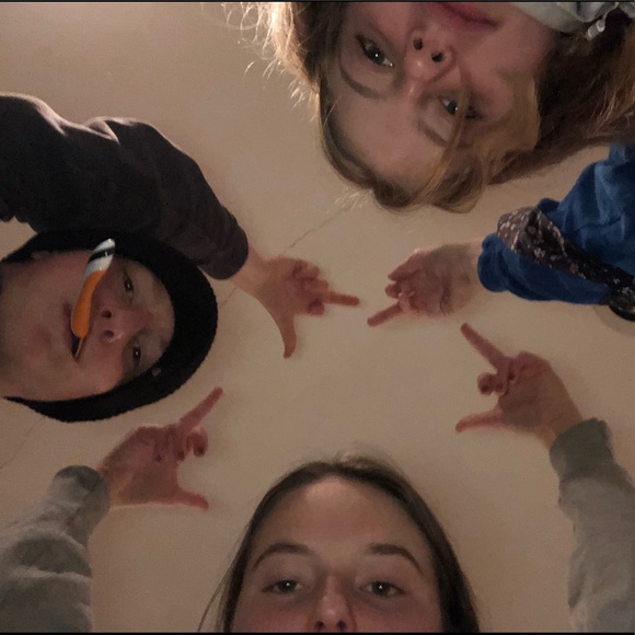 Meet your Posher, Olivia - Picture 1 of 1